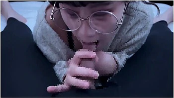 amateur,cumshot,handjob,couple,cleaning