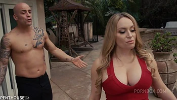 european,pornstar,blonde,american,outdoor