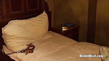 fingering,teens,young-18,brunette,lesbian