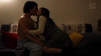 japanese-tits,boobs,juggs,big-tits,housewife