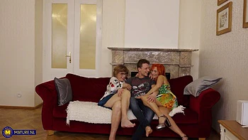 blowjob,small-tits,high-heels,lesbian,facial