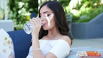 brunette,blowjob,babe,threesome