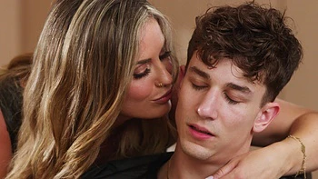 hardcore,reality,shaved-pussy,cowgirl,pornstar