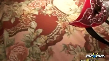 ass,juggs,mom,italian,blonde