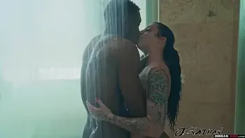 babe,black-hair,fit-women,blowjob,milf