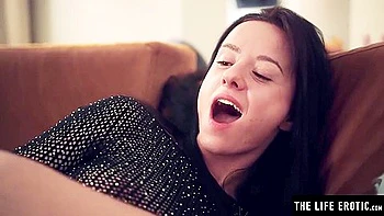 anal-fuck,young-18,teens,brunette,solo-female