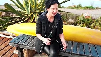 amateur,knockers,melons,huge-tits,busty-amateur