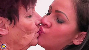 cunnilingus,busty,rimjob,lesbian-granny,lesbian-milf