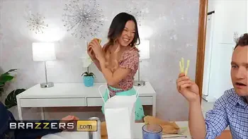 shaved-pussy,reverse-cowgirl,doggy,spooning,cum-in-mouth