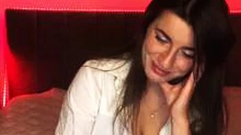 babes,amateur,public-nudity