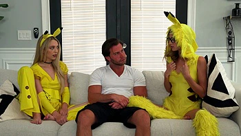 shaved-pussy,glasses,teen,threesome,skinny