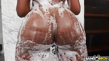 cowgirl,brunette,deepthroat,gaping,facial