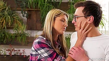 teens,busty,big-tits,tiny-tits,teen-18