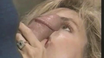 blowjobs,milf,deep-throat,blonde