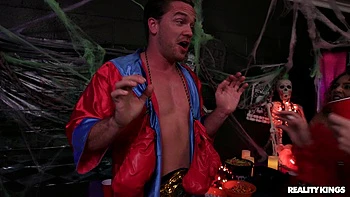 kissing,small-tits,brown-hair,party,tattoo