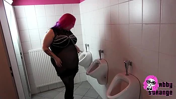 booty,buxom,threesome,plumper,stockings