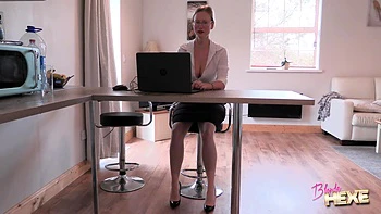 high-heels,latex,blonde,german,stockings