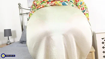 spanish,masturbation,lingerie,big-nipples,high-heels