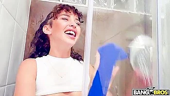 knockers,latina,hooters,brunette,latino