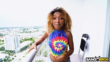 facial,brunette,blonde