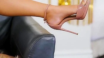 big-ass,big-tits,knockers,group-orgy,dyke