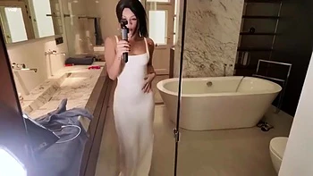 bathroom,unshaved,young-18,brunette,solo