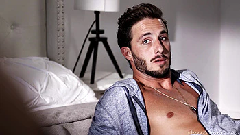 vibrator,prone-bone,missionary,brunette,kissing