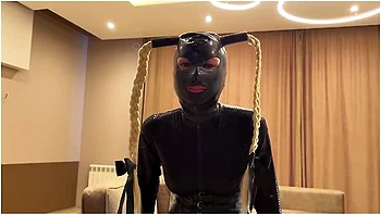 feet,cuckold-cleanup,solo-female,bondage,latex-mistress