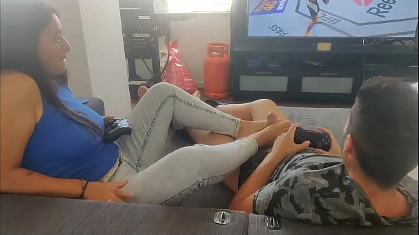 purple-toes,cum-on-feet,homemade,playing-video-games,foot-soles