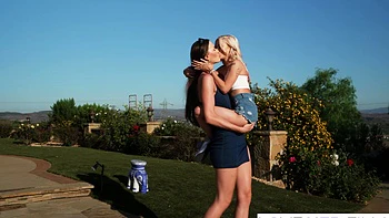 fetish,high-heels,lesbian,foot-fetish,outdoor