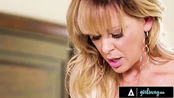 teens,dyke,lesbian-face-sitting,teacher,face-sitting