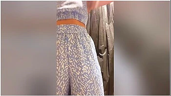 amateur,small-tits,big-butt,fitting-room,public-fingering