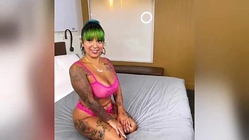 milf,interracial,big-ass,latina,blowjob