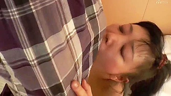 fingering,oriental,asian-wife,mom,creampie