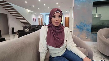 hardcore,hijab,pornstar,trimmed-pussy,milf