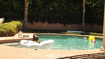 babes,big-tits,brunette,tits