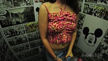 foot-fetish,fetish,outdoor,pissing