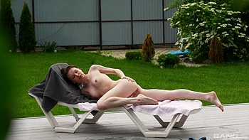 outdoor,orgasm,moaning,solo-girl,spread-legs