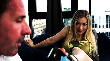 babe,blonde,fingering,hd,foot-fetish