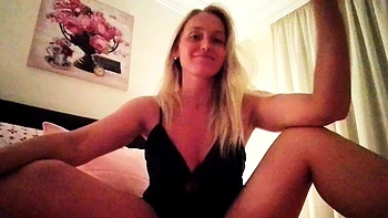 solo,blonde,amateur,webcam