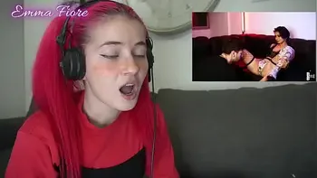 amateur,emma-fiore,pendeja,pink-hair,tetas-pequenas