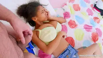 closeup,natural-tits,black-hair,casting,babe