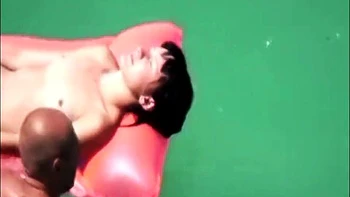 voyeur,beach,amateur,outdoor,public