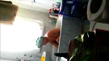 hidden-cams,amateur,voyeur,shower