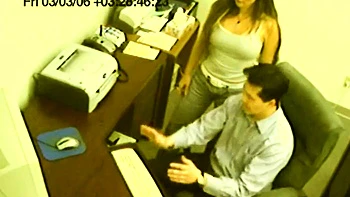 hidden-cams,amateur,voyeur,handjob,brunette