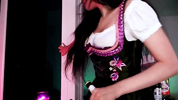 solo,webcam,teen,brunette