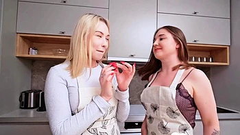 teen,threesome,hardcore,brunette,blonde