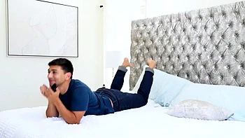 pornstar,brunette,milf,lick