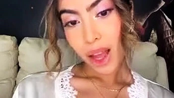 toys,brunette,solo,babe