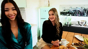 cumshot,brunette,milf,close-up,hd